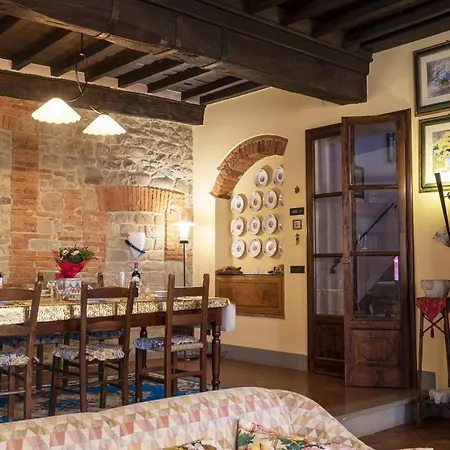 Country Historical House Lucca Nyaraló
